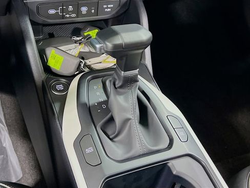 New 2025 Kia K4 GT-Line image 17