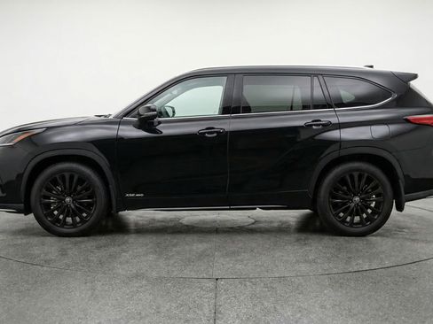 Used 2025 Toyota Highlander XSE image 5