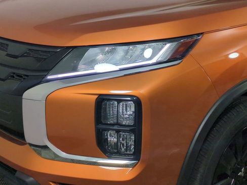 Used 2023 Mitsubishi Outlander Sport SE AWD/4WD image 10