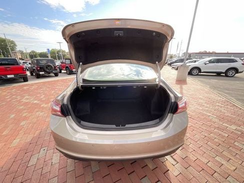 Used 2024 Chevrolet Malibu LT FWD image 31