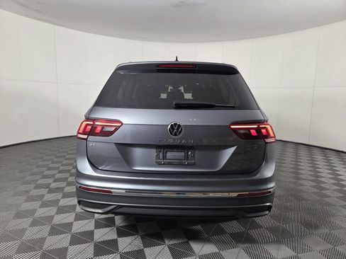 Used 2024 Volkswagen Tiguan SE image 4