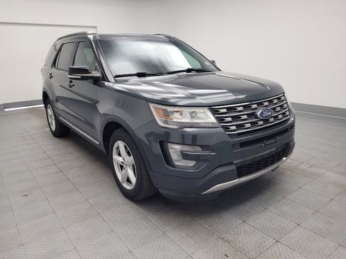 Used 2016 Ford Explorer XLT w/ Equipment Group 202A AWD/4WD image 13