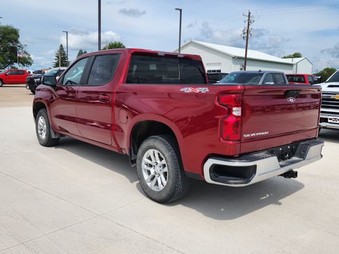 Used 2024 Chevrolet Silverado 1500 LT w/ Leather Package AWD/4WD image 7