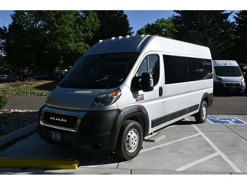 Used 2019 RAM ProMaster 2500 w/ Premium Appearance Group FWD image 10