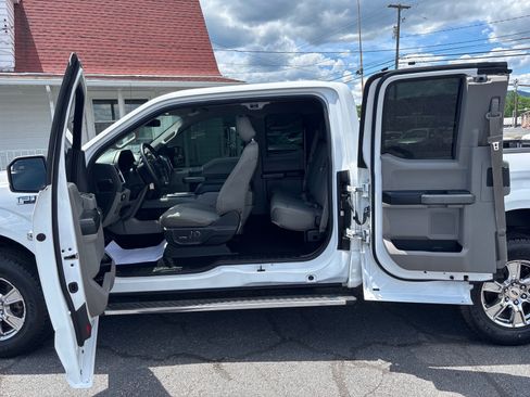 Used 2016 Ford F150 XLT w/ Equipment Group 302A Luxury AWD/4WD image 15