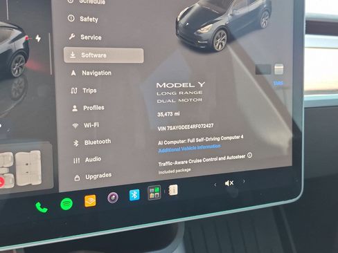 Used 2024 Tesla Model Y Long Range AWD/4WD image 24