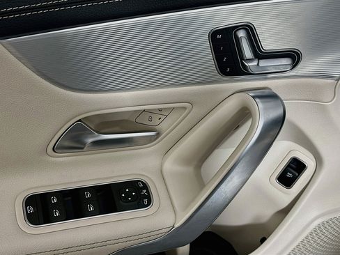 Used 2023 Mercedes-Benz CLA 250 w/ Premium Package image 15