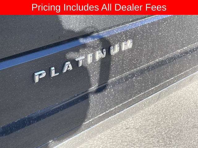 Used 2015 Ford Expedition Platinum RWD image 3