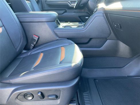 Used 2024 GMC Sierra 2500 AT4 w/ AT4 Premium Plus Package image 34