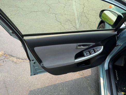 Used 2012 Toyota Prius Three w/ Solar Roof Pkg FWD image 34
