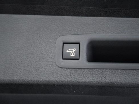 New 2026 Toyota Sienna XLE image 11