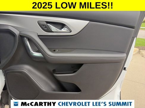 Used 2025 Chevrolet Blazer LT FWD image 24