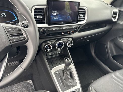 New 2025 Hyundai Venue Limited image 20