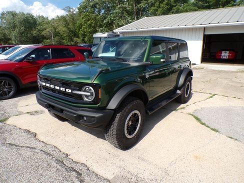 Used 2025 Ford Bronco Outer Banks w/ Sasquatch Package AWD/4WD image 2