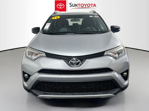 Used 2016 Toyota RAV4 SE image 10