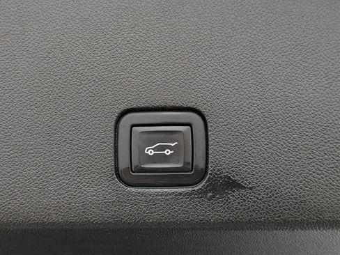 Used 2023 Cadillac XT6 Luxury image 12