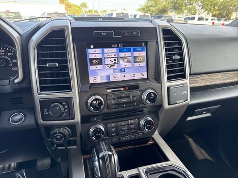 Used 2018 Ford F150 Lariat w/ Equipment Group 502A Luxury AWD/4WD image 20