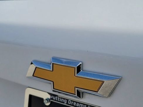 Used 2025 Chevrolet Equinox LT AWD/4WD image 9
