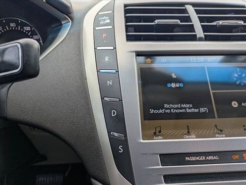 Used 2017 Lincoln MKZ Premiere FWD image 12