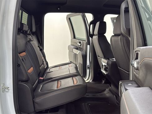 Used 2022 GMC Sierra 3500 AT4 w/ AT4 Preferred Package image 17