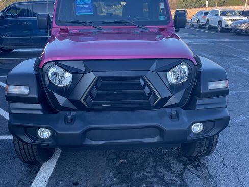 Used 2022 Jeep Wrangler Unlimited Sport image 10