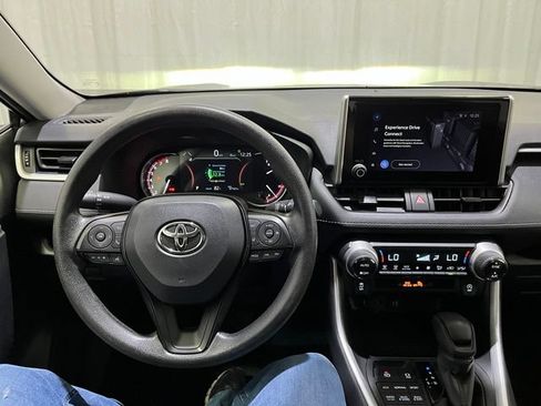 Certified 2025 Toyota RAV4 XLE AWD/4WD image 18