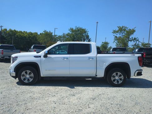 Used 2023 GMC Sierra 1500 SLT w/ SLT Convenience Package AWD/4WD image 7