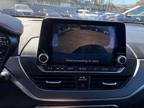 Used 2024 Nissan Altima 2.5 SR image 18