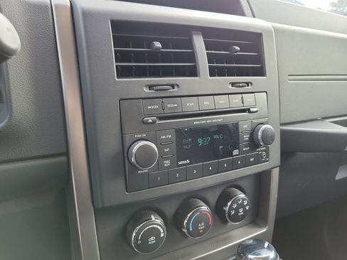 Used 2012 Jeep Liberty Sport AWD/4WD image 20