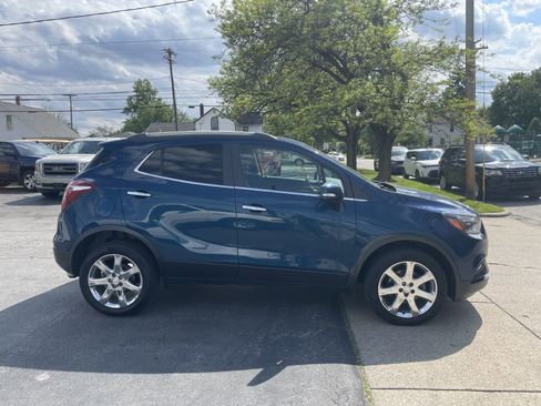 Used 2019 Buick Encore Essence w/ Experience Buick Package AWD/4WD image 3