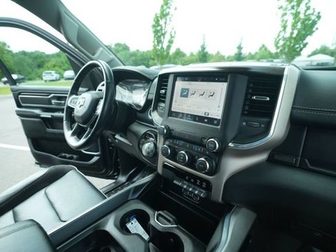 Used 2022 RAM 1500 Laramie AWD/4WD image 38