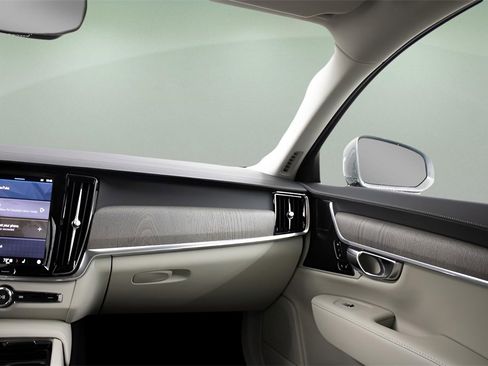 Certified 2025 Volvo S90 B6 Ultra image 24