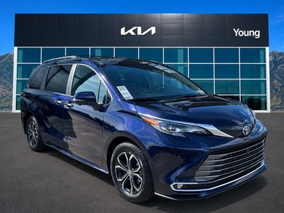 Used 2025 Toyota Sienna Platinum