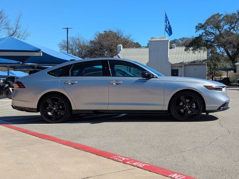 Used 2025 Honda Accord Sport image 3