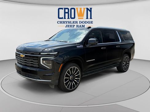 Used 2025 Chevrolet Suburban High Country AWD/4WD image 7