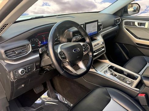 Used 2022 Ford Explorer XLT w/ Equipment Group 202A image 17