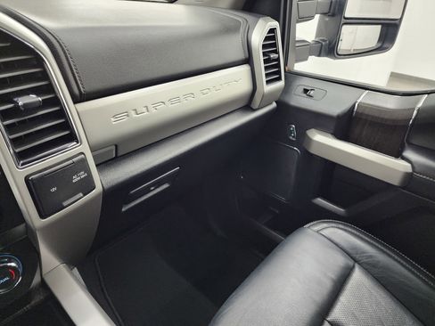 Used 2020 Ford F350 Lariat image 12