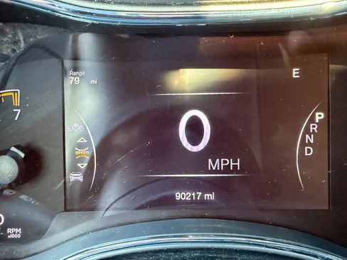 Used 2018 Jeep Grand Cherokee Limited image 18