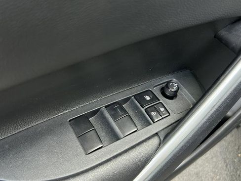 Used 2023 Toyota Corolla Cross XLE w/ Convenience Package FWD image 12