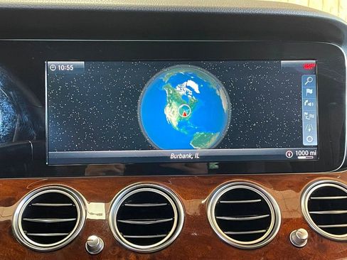 Used 2017 Mercedes-Benz E 300 4MATIC image 34