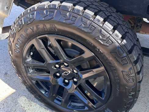 Used 2024 Chevrolet Silverado 1500 Custom Trail Boss AWD/4WD image 29