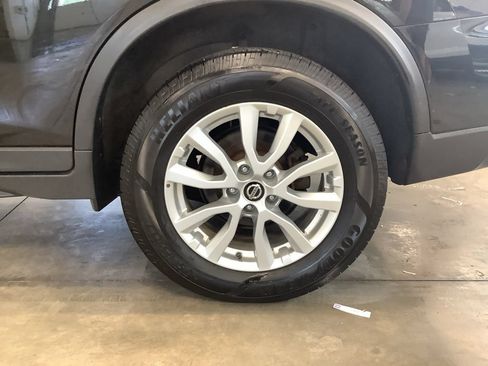 Used 2020 Nissan Rogue SV AWD/4WD image 11
