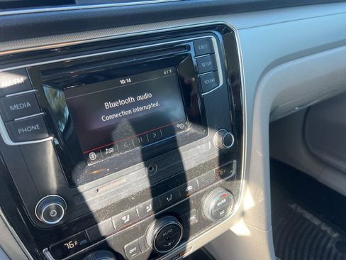 Used 2016 Volkswagen Passat 1.8T S image 9