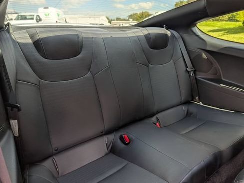 Used 2016 Hyundai Genesis Coupe 3.8 RWD image 21