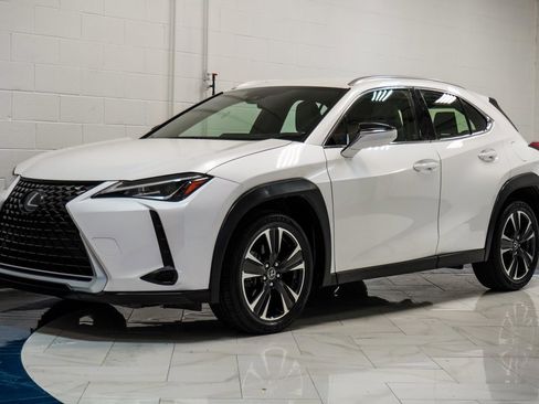 Used 2020 Lexus UX 200 image 4