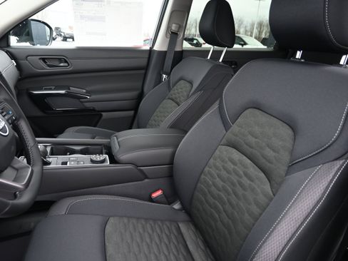 New 2026 Nissan Pathfinder SV image 25