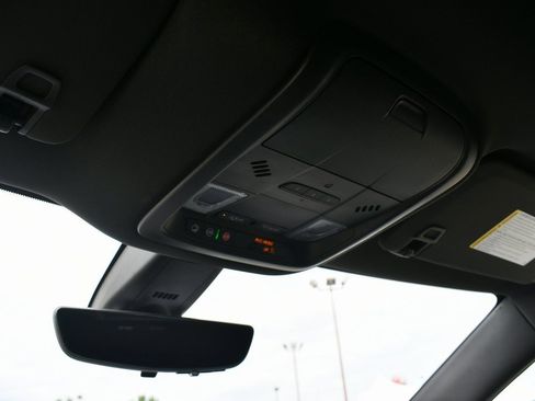 Used 2024 Buick Enclave Premium image 29