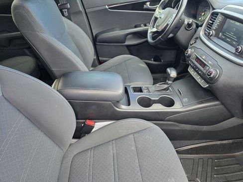Used 2020 Kia Sorento S image 31