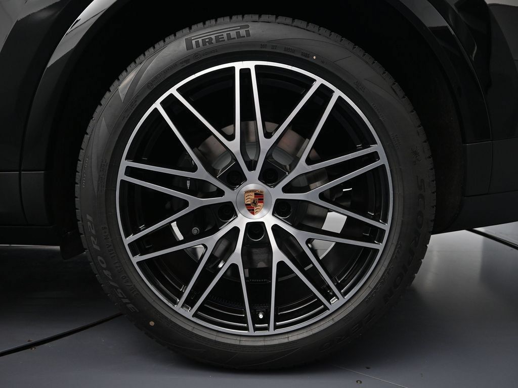 Used 2026 Porsche Cayenne AWD/4WD image 26