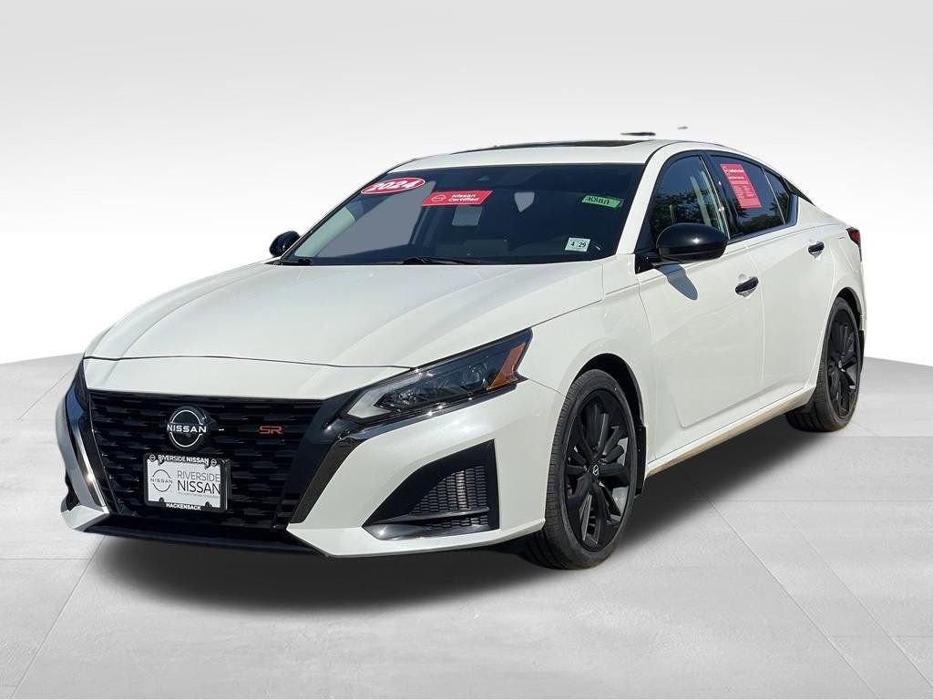 Certified 2024 Nissan Altima 2.5 SR w/ SR Premium Package FWD image 28